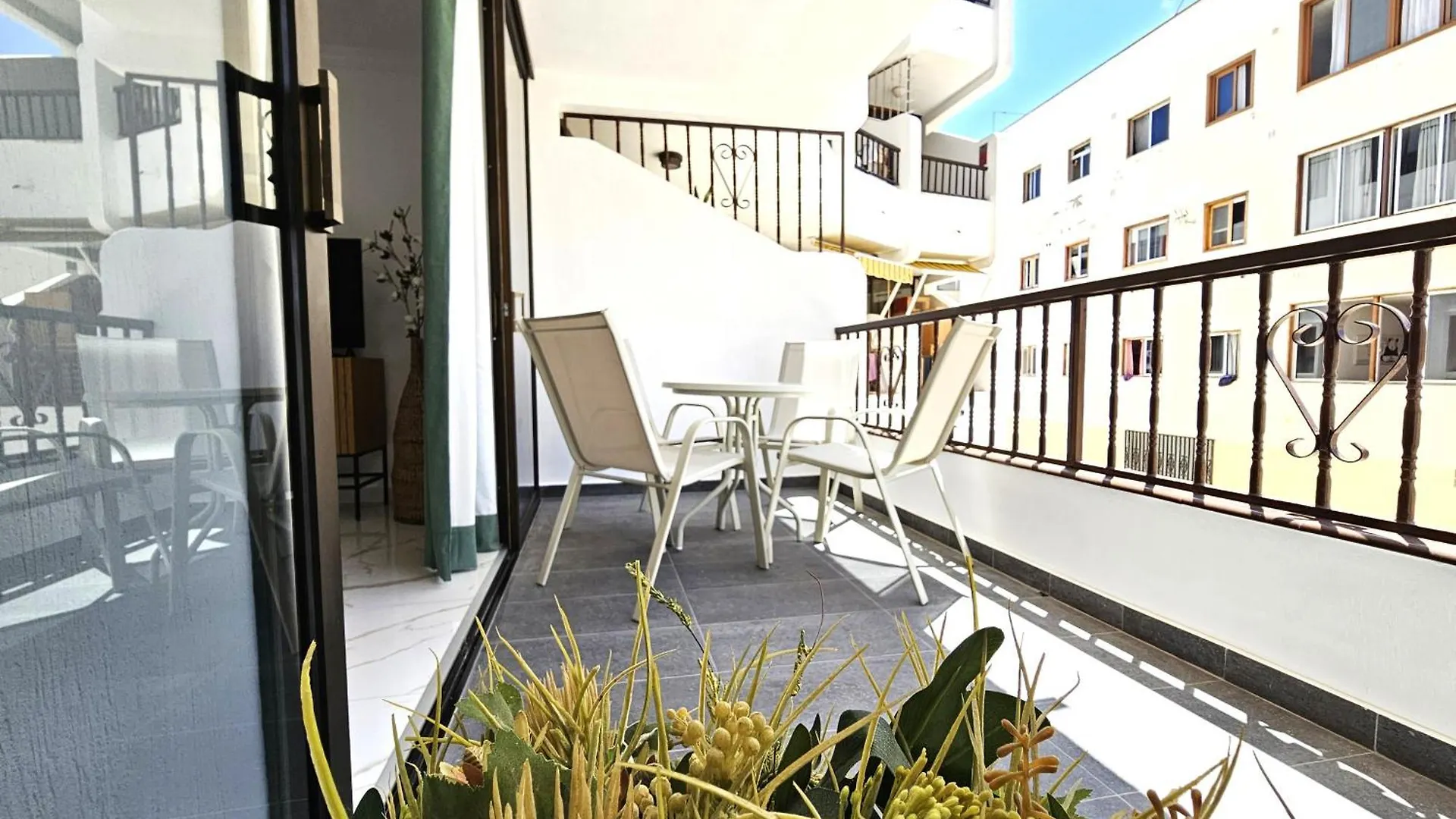 Ada'S Nirvana, Heart Of Los Cristianos Španělsko